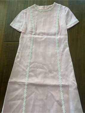 Vintage 1960’s handmade textured pale pink maxi floor length dress w lace trim